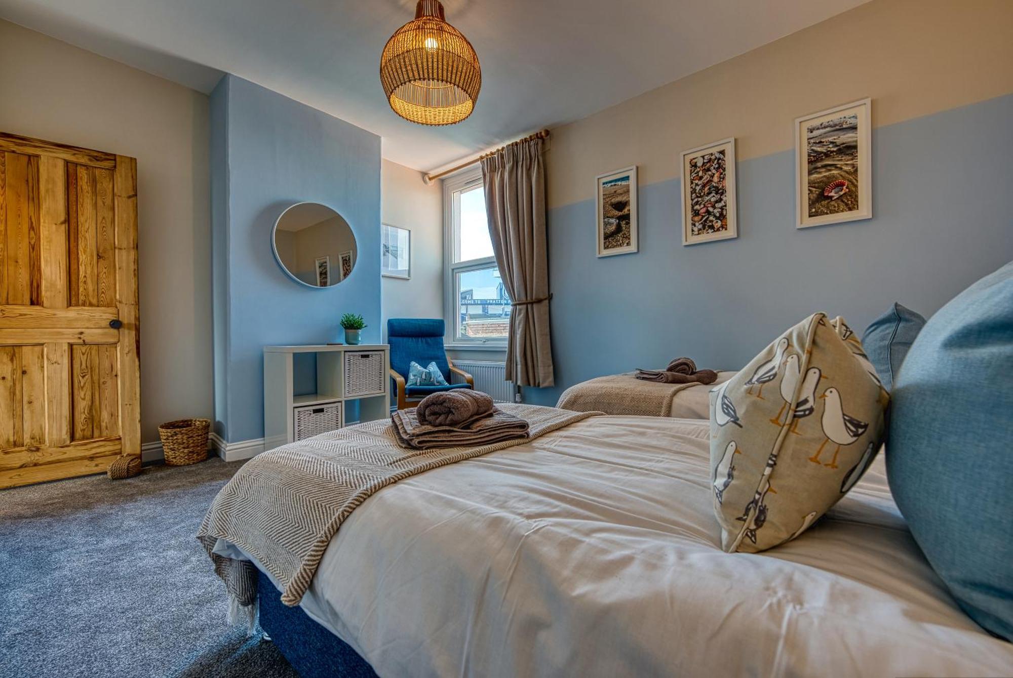 2 Bedrooms Modern, Stunning & Stylish Contractor House, Prime Portsmouth Location With Free Parking Permit, Summer Special Offer!! - By Blue Puffin Stays المظهر الخارجي الصورة