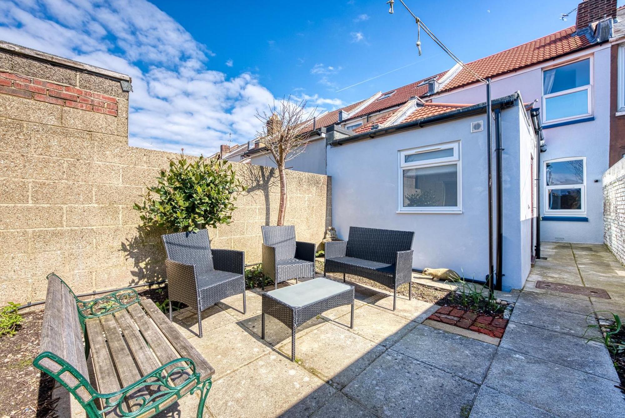 2 Bedrooms Modern, Stunning & Stylish Contractor House, Prime Portsmouth Location With Free Parking Permit, Summer Special Offer!! - By Blue Puffin Stays المظهر الخارجي الصورة