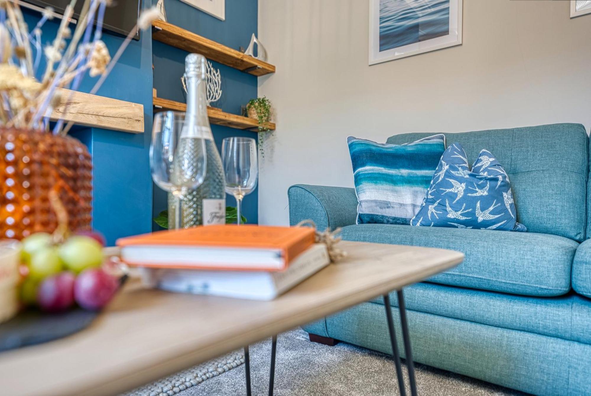 2 Bedrooms Modern, Stunning & Stylish Contractor House, Prime Portsmouth Location With Free Parking Permit, Summer Special Offer!! - By Blue Puffin Stays المظهر الخارجي الصورة