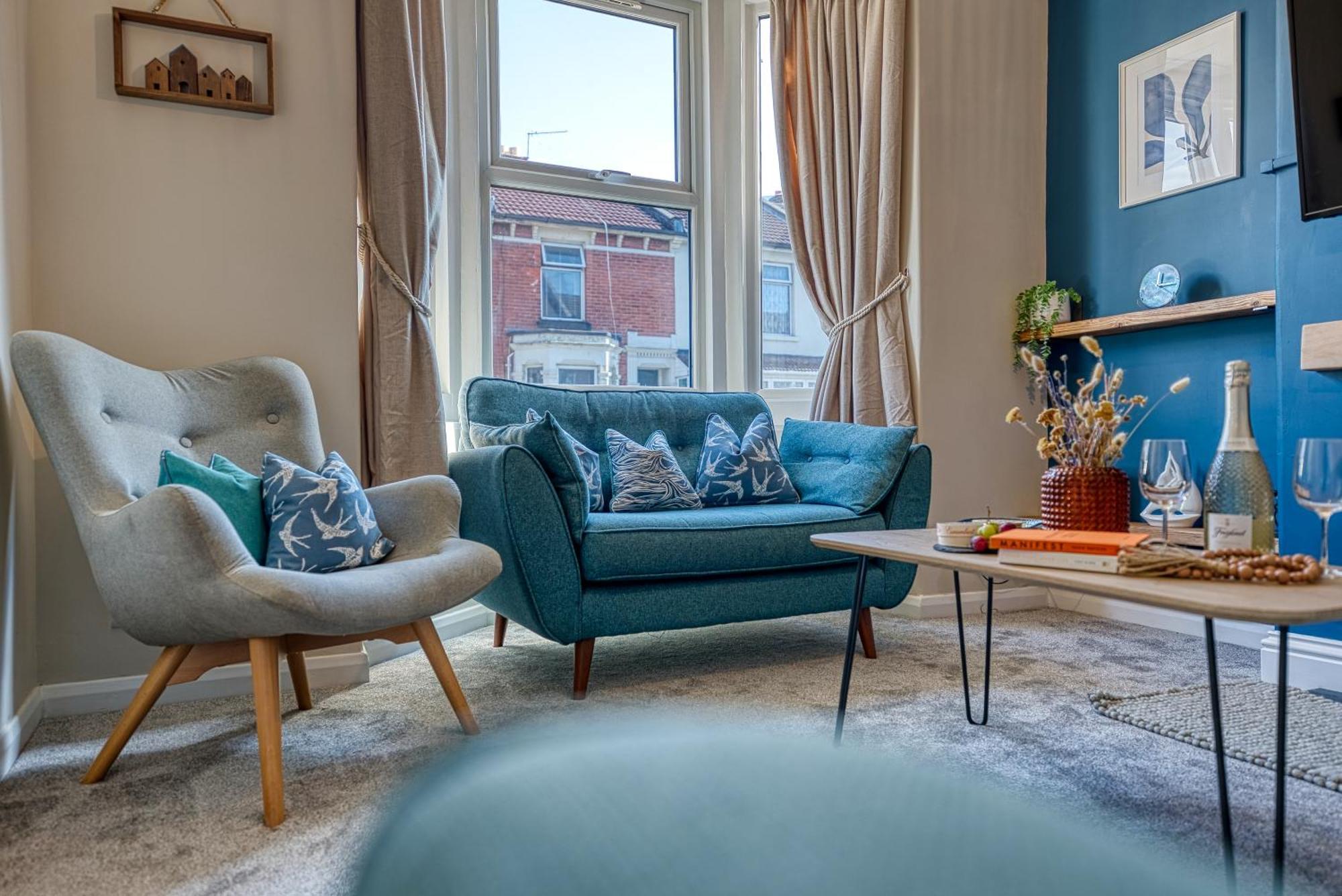 2 Bedrooms Modern, Stunning & Stylish Contractor House, Prime Portsmouth Location With Free Parking Permit, Summer Special Offer!! - By Blue Puffin Stays المظهر الخارجي الصورة