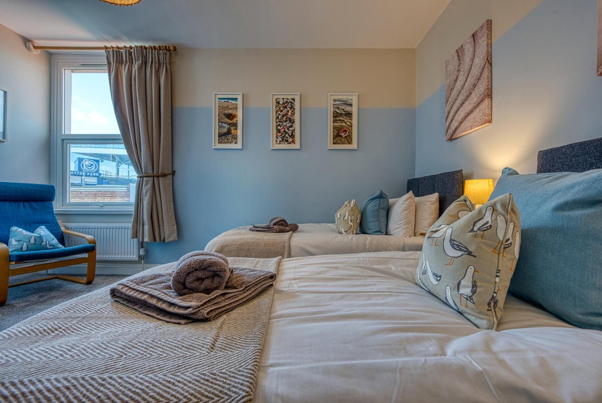 2 Bedrooms Modern, Stunning & Stylish Contractor House, Prime Portsmouth Location With Free Parking Permit, Summer Special Offer!! - By Blue Puffin Stays المظهر الخارجي الصورة